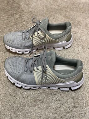 On Cloud Running Cloudswift Sneakers Women’s Size 10 Gray/White Athletic Shoes